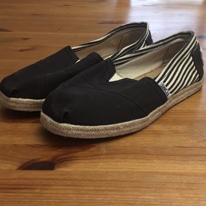 Toms Slip On Shoes